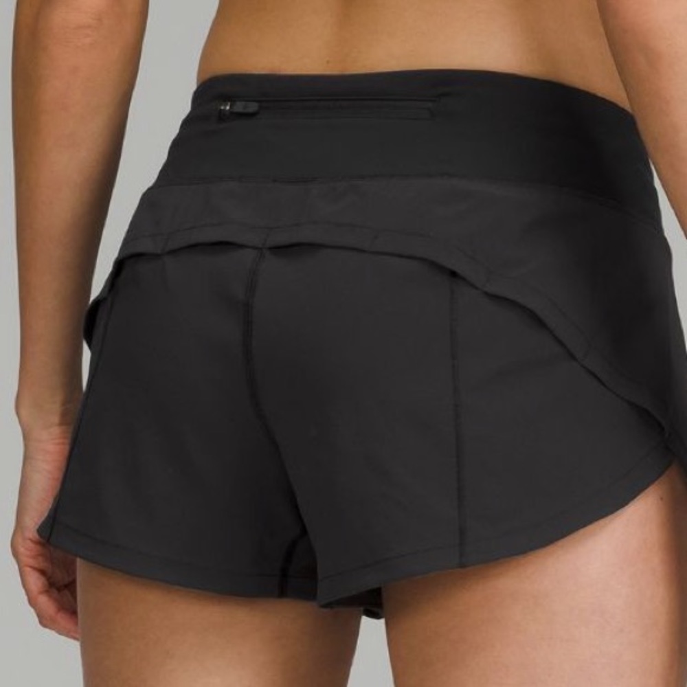 Lululemon Speed Up Low-Rise Lined Shorts 2.5” in black